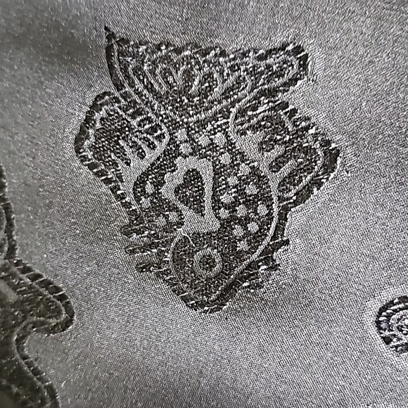 RIMA, large black scarf with fringe.  Fish design. 100% Terivoile. Machine wash. - Picture 6 of 8